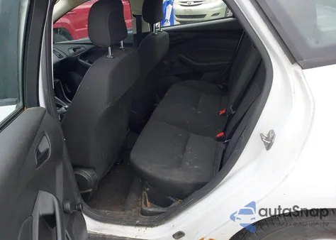 2017 Ford Focus S z USA, uszkodzony, nr VIN 1FADP3E20HL302784